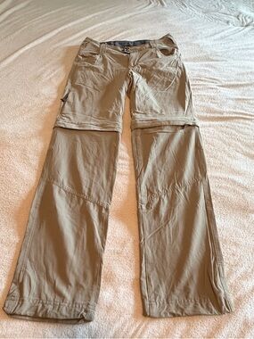 Columbia Convertible Zip-Off Khaki Cargo Pants- 6 Short